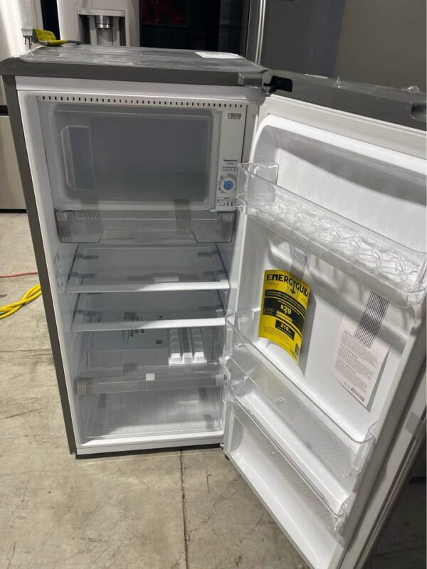 LG mini fridge - Image 3