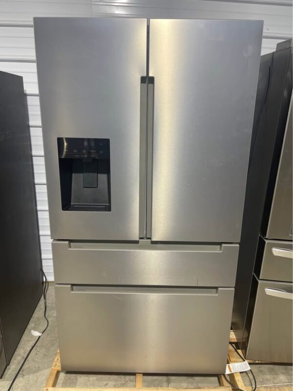 Mora 25.6 cu.ft. STANDARD DEPTH FRENCH DOOR REFRIGERATOR - Image 6