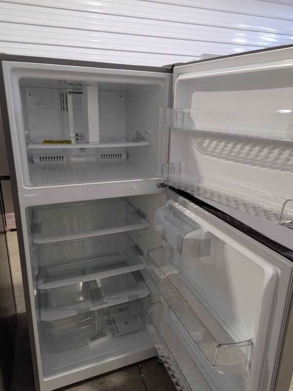 NEW LG 20 cu ft Garage ready refrigerator - Image 3