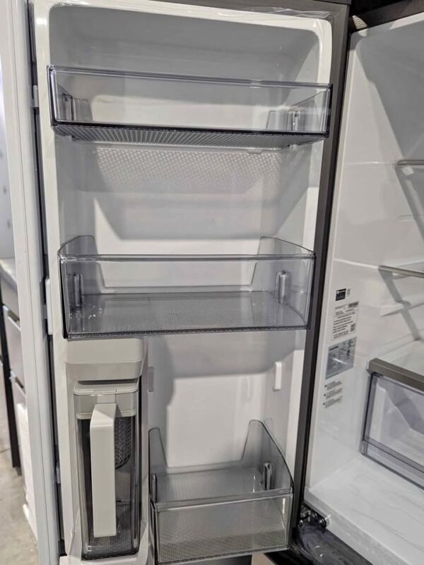 Samsung 23 cu ft Bespoke 4-Door Refrigerator - Image 8